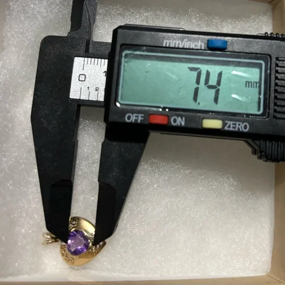 10k gold heart shaped pendant with amethyst stone and small diamond - Picture 5 of 8